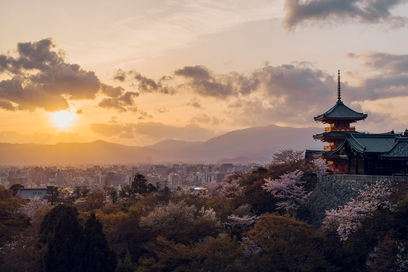 清水寺の春の風景